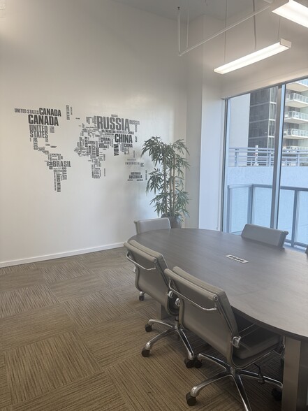 Building Photo - 1050 Brickell Ave