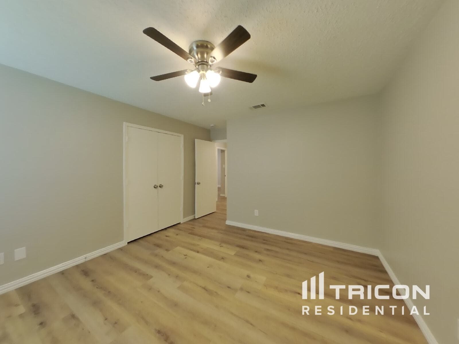 Building Photo - 8009 Mosstree Dr