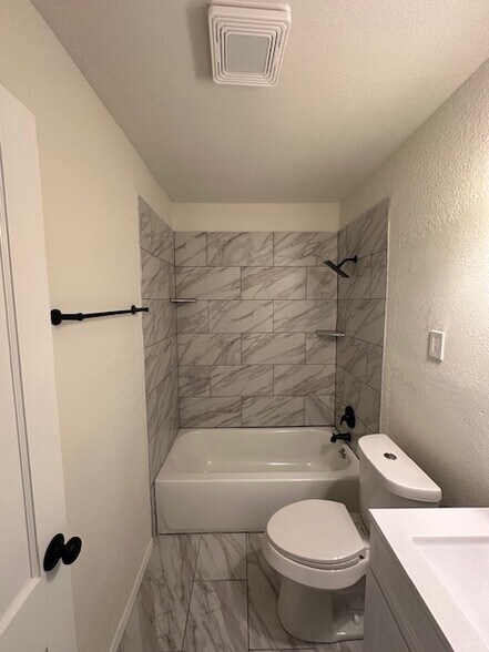 Building Photo - 314 E Ercoupe Dr