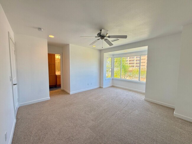Building Photo - Beautiful 3BD/3.5BA Rowhome in Bankers Hil...