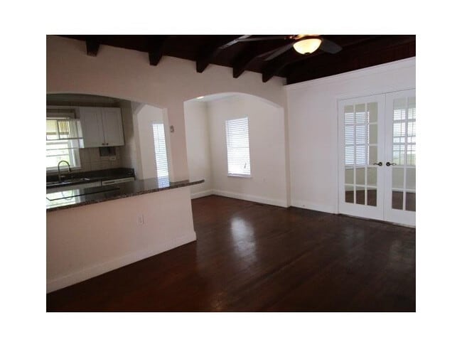 Building Photo - 4565 N Ocean Dr