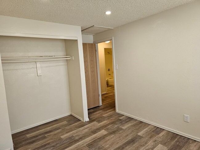 Building Photo - Large home available