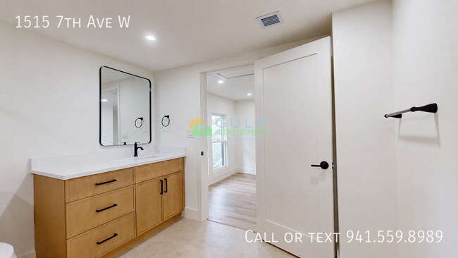 Building Photo - 1515 7th Ave W