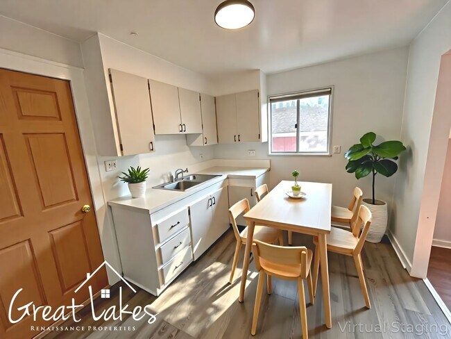 Building Photo - Charming 2 Bedroom 1 Bathroom now availabl...