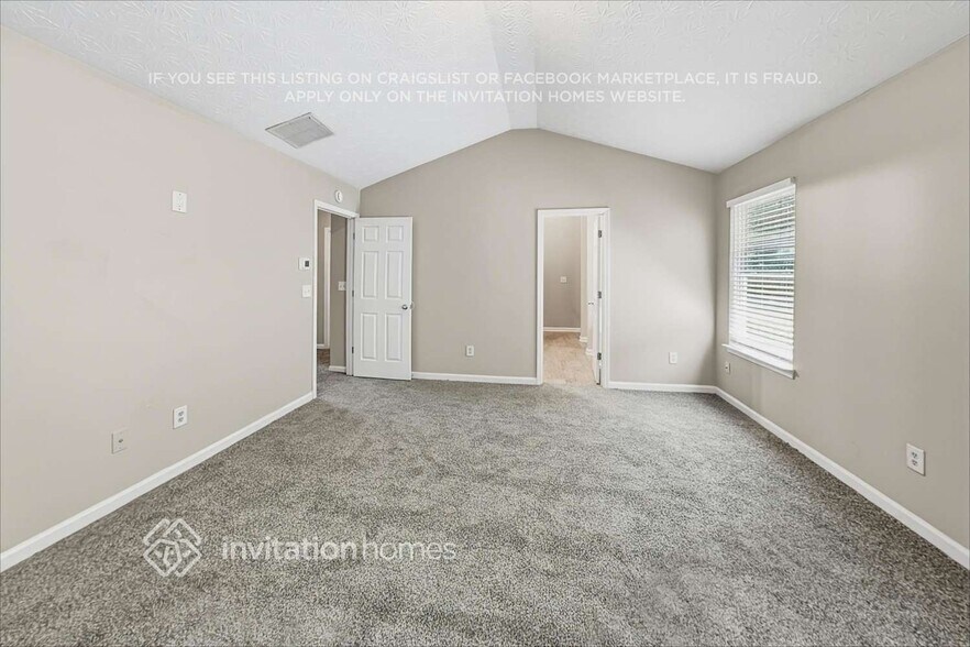 Building Photo - 9481 Lakeview Rd