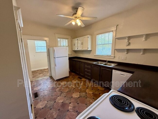 Building Photo - 101 Forrest Ave