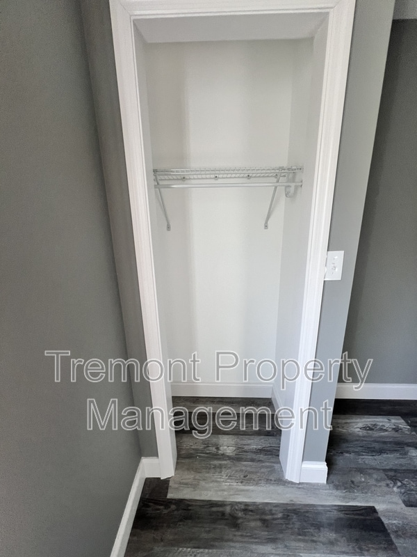 Building Photo - 1100 Tunnel Blvd