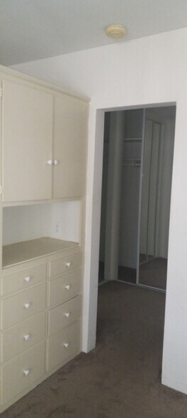 Building Photo - 5308 E Anaheim Rd