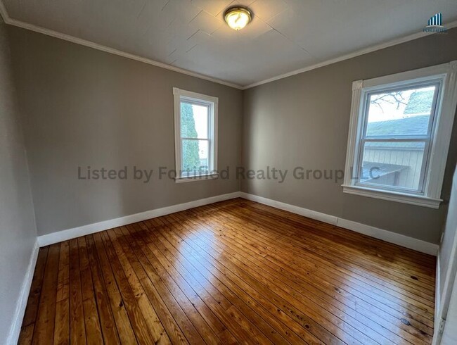 Building Photo - 19 Malvey St