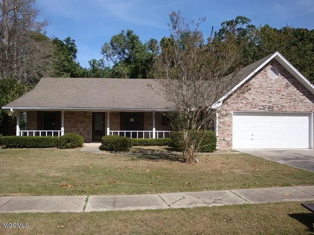 Building Photo - 2811 Oakridge Cir