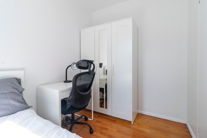 Building Photo - 1789 1st Ave