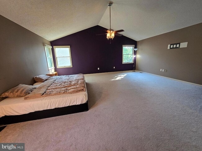 Building Photo - 1 Radcliff Ct