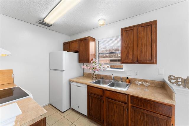 Building Photo - 2923 Tanglewood Dr