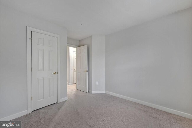 Building Photo - 14203 Plum Run Way