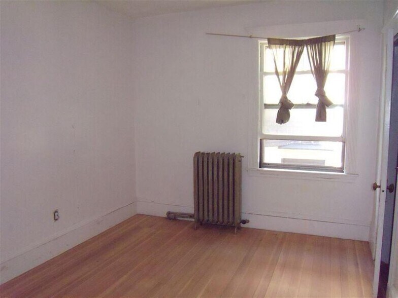 Building Photo - 79 College Ave