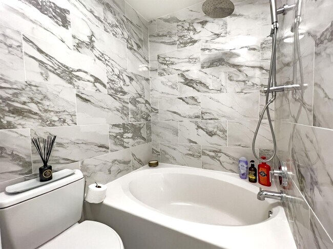 Building Photo - 3506 Cove View Blvd