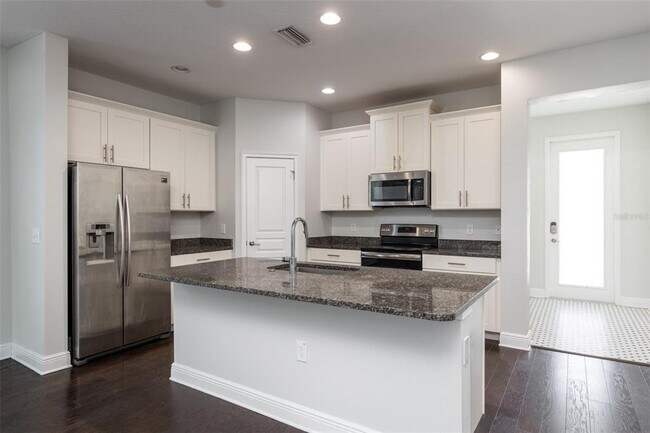 Building Photo - 506 E Robles St