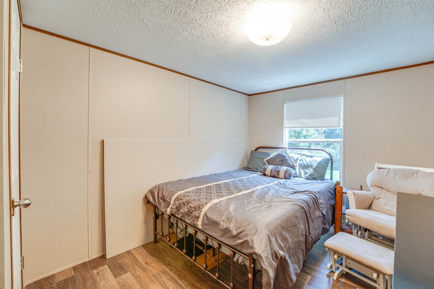 2nd BR - 1500 Gulley River Rd