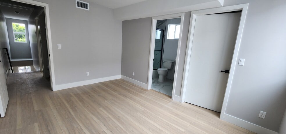 Building Photo - 5729 Klump Ave