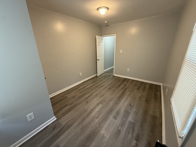 Building Photo - 1138 Princess Ave