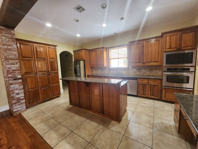 Building Photo - Beautiful 4 Bedroom Home with 3 Baths | 2,692 Sq Ft | $3,300/mo