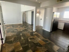 Building Photo - AVAILABLE NOW - 3 Bedroom 2 Bath aprox 140...