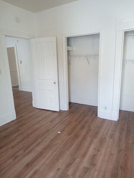 Building Photo - 323 Champion St