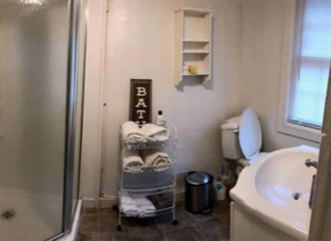Building Photo - 2026-2027 School Year / 8 Bdrm / 3 Bath St...