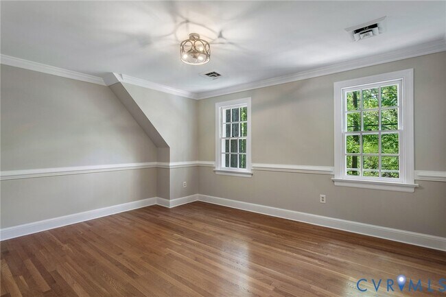 Building Photo - 9900 Kingsbridge Rd