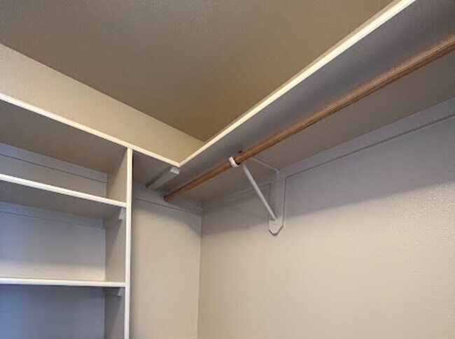 Building Photo - 3 Bedroom 2 Bath Home Close to Micron Available 4/20/26