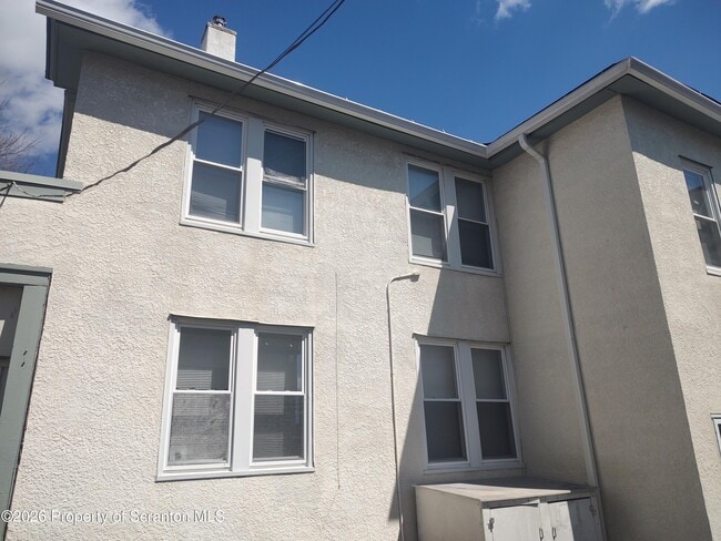 Building Photo - 1019 Delaware St