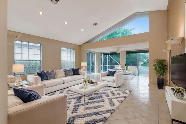 Building Photo - 11081 Springbrook Cir