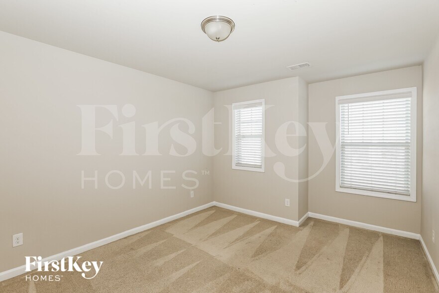 Building Photo - 3196 Baylor Cir