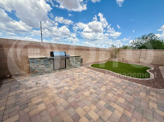 Building Photo - 7991 S Dolphin Way