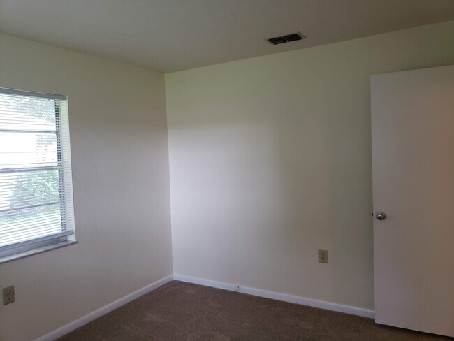 Building Photo - 1003 W Buttonbush Dr