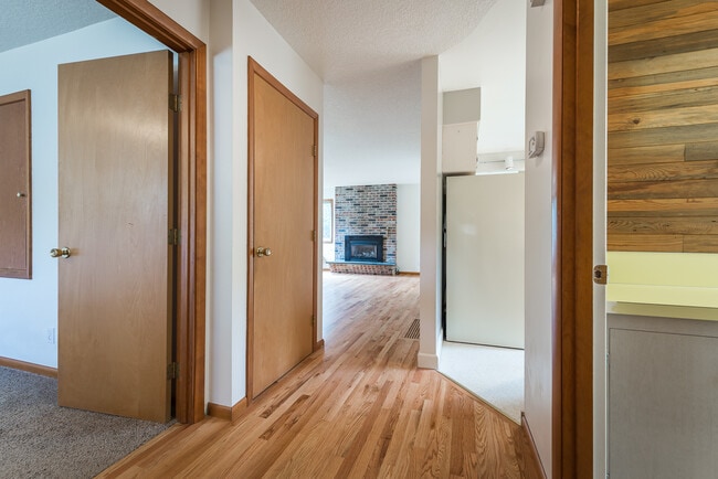 Building Photo - 3387 SE 10th Ave