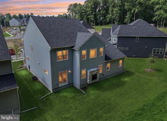 Building Photo - 1823 Colt Ln