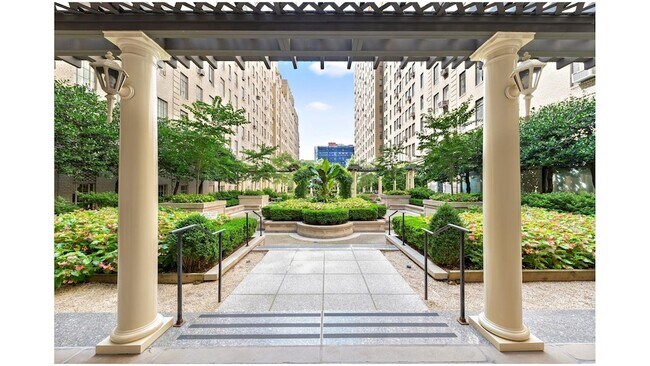 Building Photo - 350 W 57th St