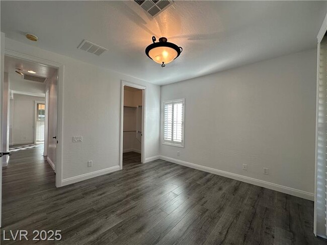 Building Photo - 2321 Martinique Ave