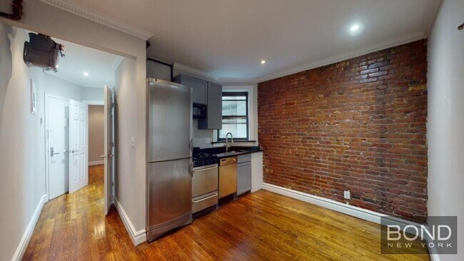 Primary Photo - 221 E 23rd St