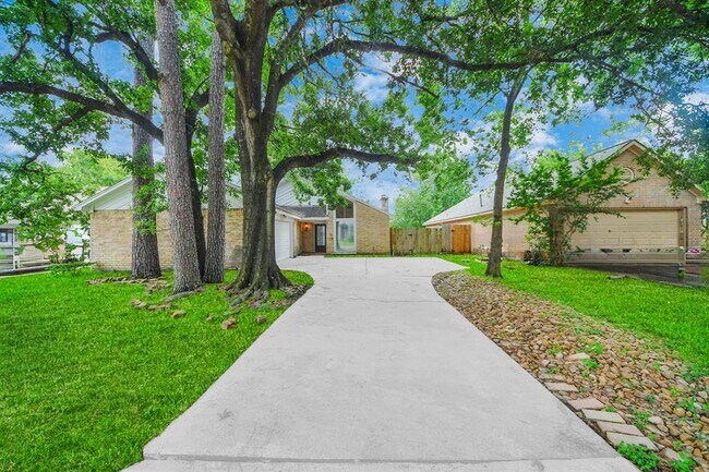 Building Photo - 2622 Heather Knoll Dr