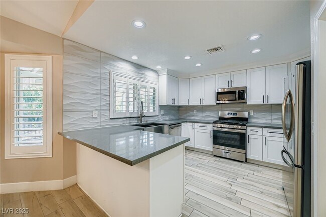 Building Photo - 9045 Firebird Dr