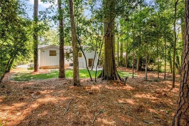 Building Photo - 2563 Beverly Hills Dr