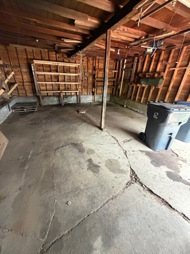 Building Photo - 4 Bed 1 Bath Single Family Home in Colby