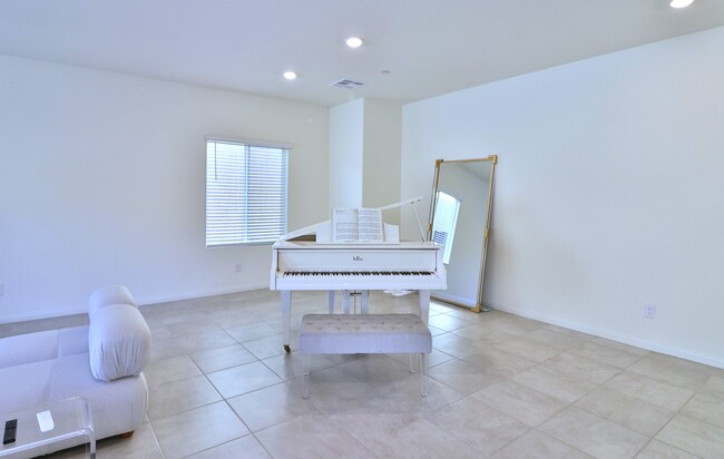 Living room (piano no longer there) - 7231 Alabaster Peak St