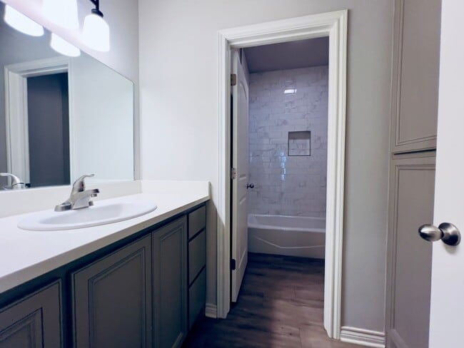 Building Photo - 9804 Avenue U