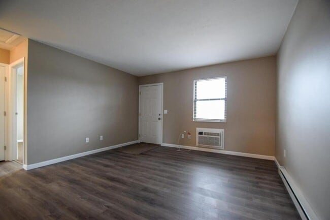 Building Photo - 3465 Lilac Ln