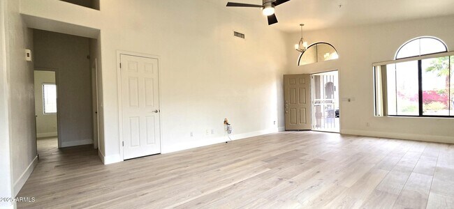 Building Photo - 10089 E Friess Dr