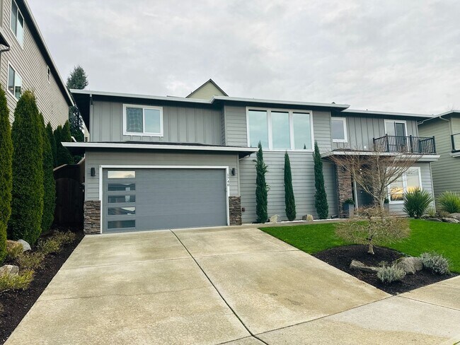 Building Photo - Gorgeous Custom Camas Home