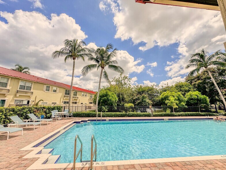 Building Photo - 255 Lake Monterey Cir